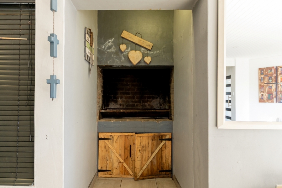 4 Bedroom Property for Sale in Laaiplek Western Cape